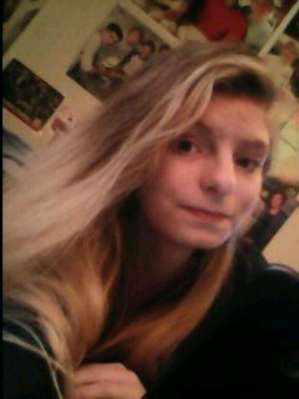 hey everyone I follow everyone back so just follow me :) I love you :)