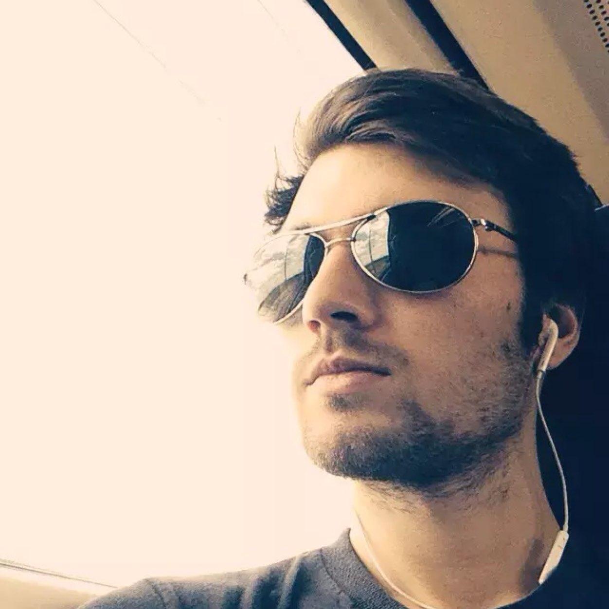 AaronHooper93's profile picture. Always play it safe