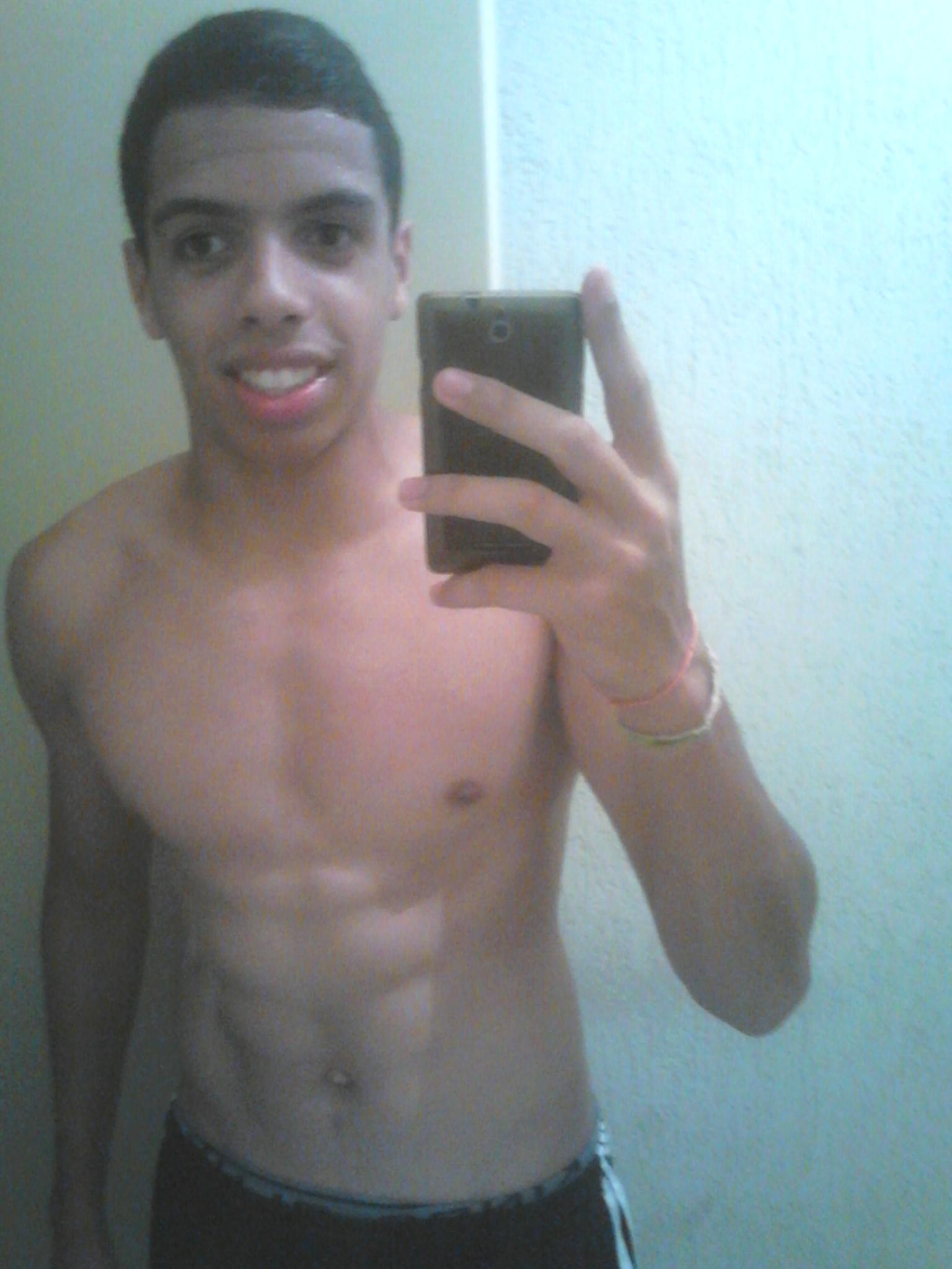 _JuniiorSantoos's profile picture. Como é mais difícil acreditar que ia chegar onde estou que minha vida ia mudar e mudou♫ 
Futebol é minha vida