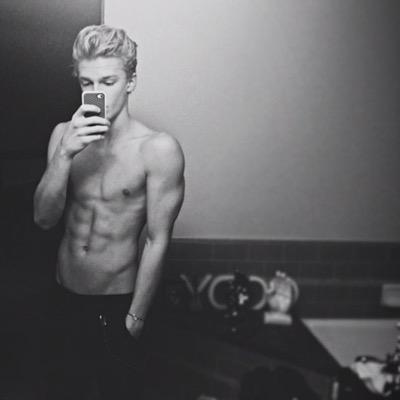 Name is Cody Simpson. I am a 18 year old Aussie Musician, who lives in Australia. I love all my supporters, family and also guitars. Roleplayer/Single/