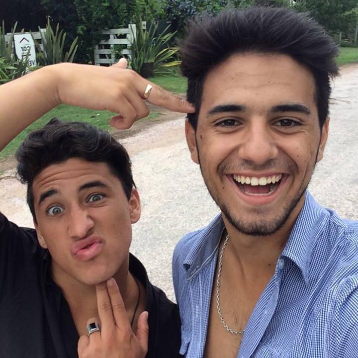 HOLA, SOMOS DOS BROS: @fabriLemusS y @YaoBros  QUE SUBIMOS VIDEOS A YOUTUBE: https://t.co/W96xiMZ3Ep