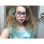 elliethegiraffe's profile picture. i deserve a life thats not just on the internet.