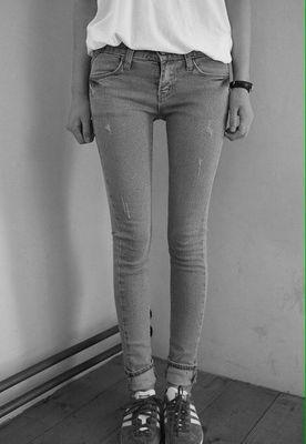 welcome, idk. diagnosed, depressive, self harmer, bulimic. But 11 months without it.
