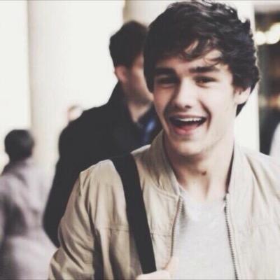 liamlovesyouuu1's profile picture. 