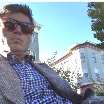 I just felt like runnanngg. Enjoys the outdoors, tunes, dogs, & Arsenal. Ads @ Twitter