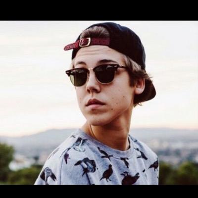 I NEED A HAYES AND MATT FOLLOW. PLEASE HELP:)