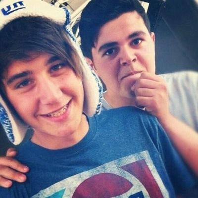 please follow @werkitforluke help her reach 3k