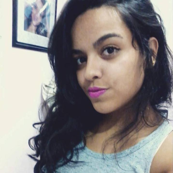 17 anos, Católica e futura Engenheira Química.                                                                       You are the best!