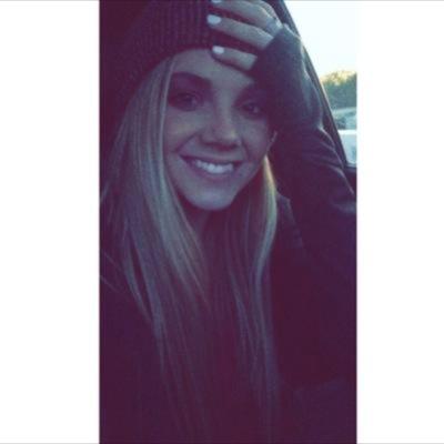 dbradberyfans__'s profile picture. Thank you Danielle. Thank you for being different from all the other artist. Thank you for interacting with your fans and keeping your roots and not changing.❤️