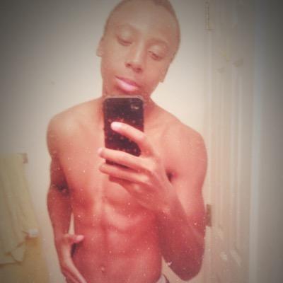 chrislgray98's profile picture. that nigga gray follow me New account football is life