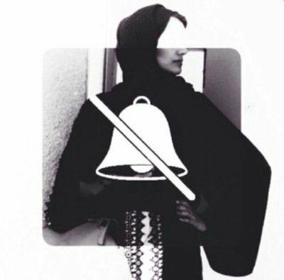 انا القديم اللي يحب القديميّن
وانا مريض الماضي وذكرياته