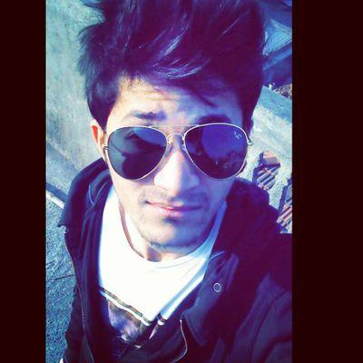 20 leo.
Music Lover trance.
Hardwell & Afrojack,Martin garrix ,Calvin harris
Football Freak.
Touring.
Delhite & Mumbaikar .
Bbm- 7F5BCE09
Snapchat - ravvii12