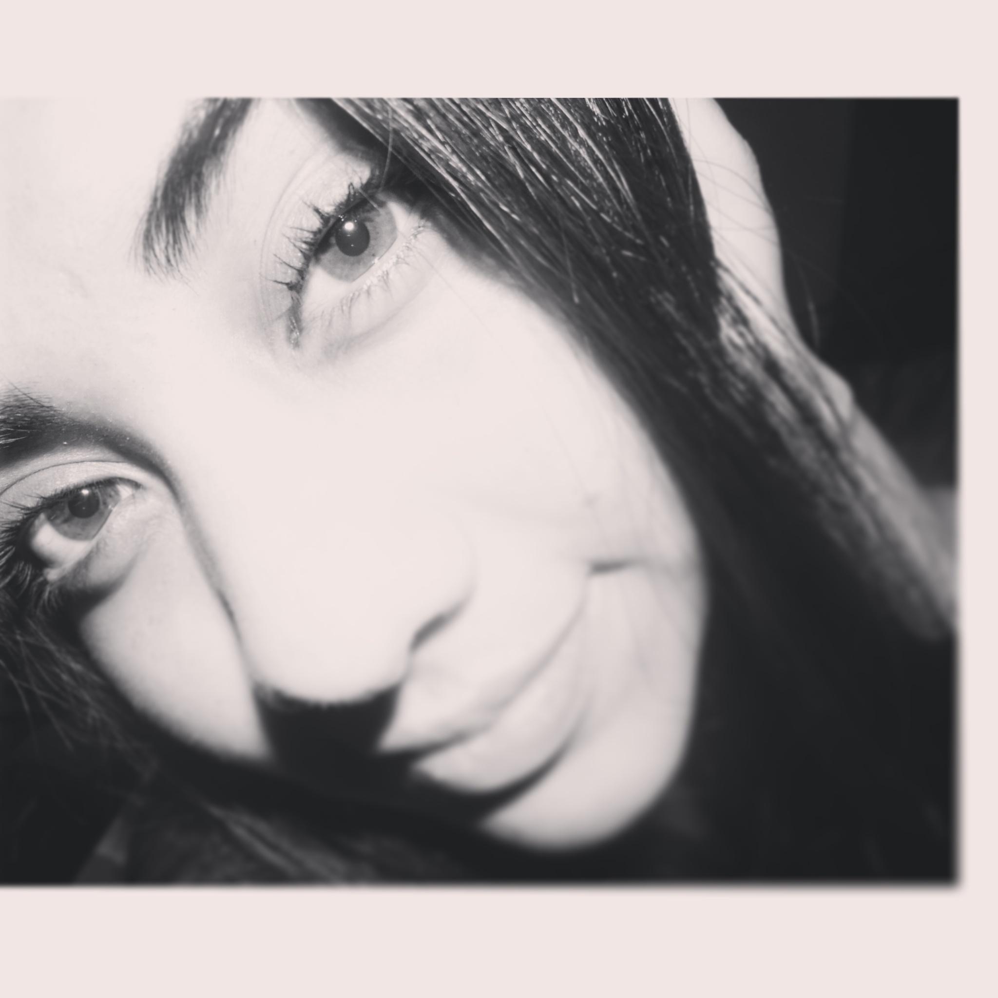 Hi, I'm 16 ♥ I am from Chile, My biggest and only idol ♥ Bieber is from years and 4 beautiful right?  LOVE♥ instagram/clauestefany Facebook/belieberlockis