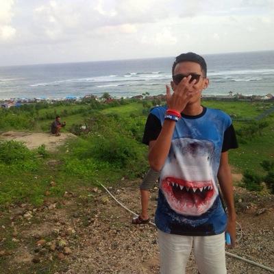بسم الله الرحمان الرحيم أشهد ان لا اله الاالله و اشهد ان محمدا رسول الله اللهم صل على محمد، وعلى آل محمد رب اغفرلي ولوالديا وارحمهما كما ربياني صغيرا