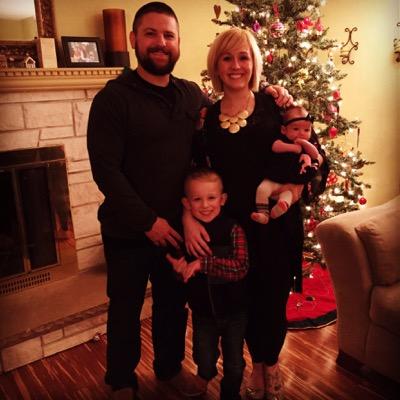 I'm just a hippie soul with a redneck heart.
Wife of a Good Cop. 
Mama of two sweet littles. 
USAF Veteran--who loves America. 
Hater of laundry.