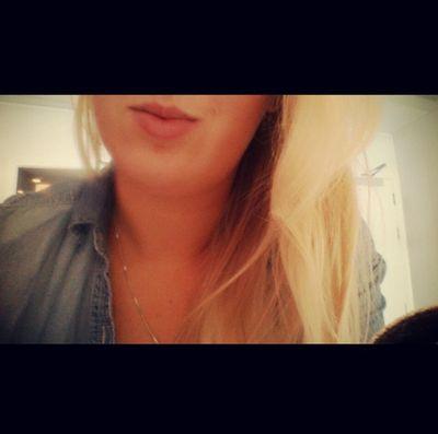 Blond, met een bijzondere muzieksmaak en een liefde voor radio. En katten.

Instagram: @Heidirijsdijk