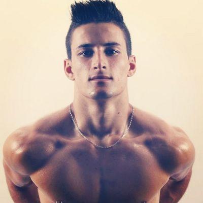 Cada golpe en la vida mea echo mas fuerte! 24#
instagram javiandres94