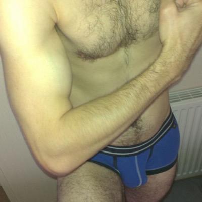 18+ to follow.Normal guy in England,who's not particularly muscular or gym fit I'm just average in a all round kinda of way ;-P let me know ;)