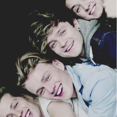 follow @thevamps_becs and get james or connor to follow her!!!