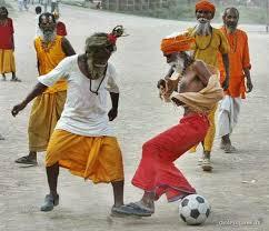 baba aye hai.. football lae hai