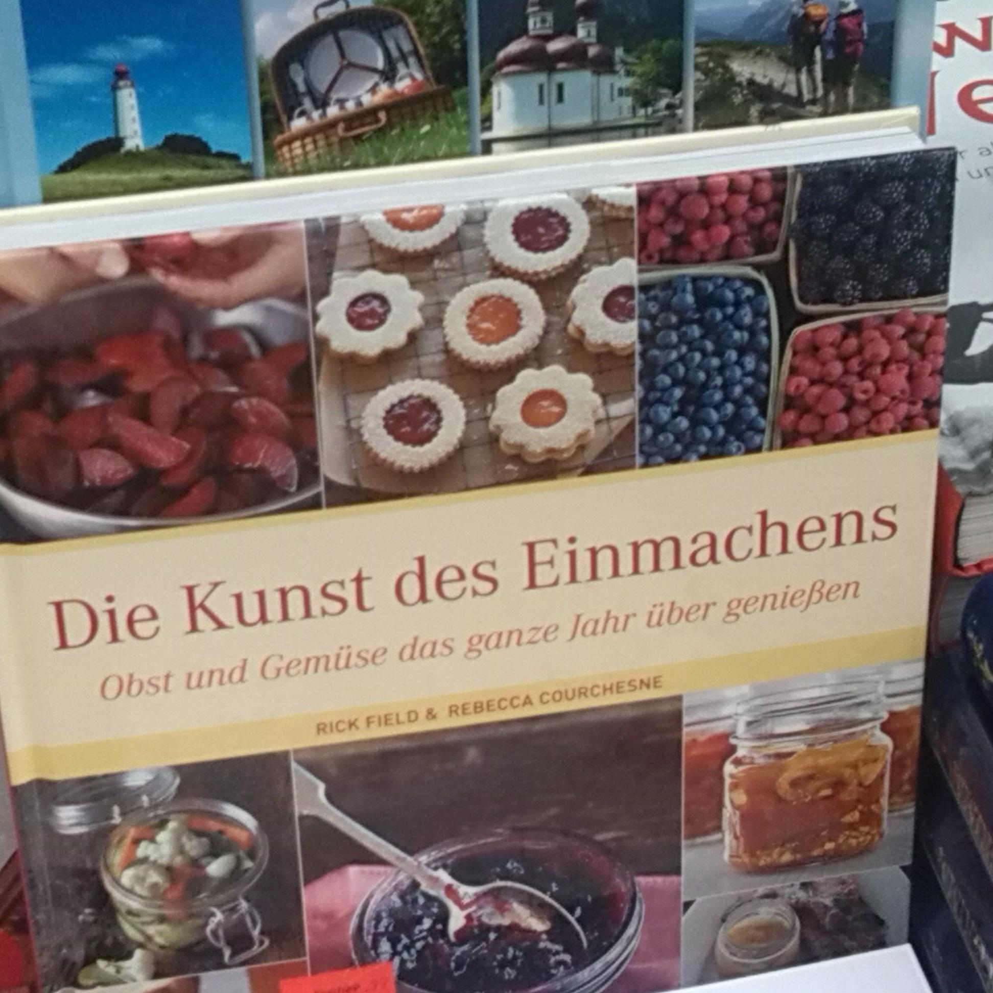 Hier twitter ich. Über mich. Über Dresden. Über Dynamo. Über Ostrock. Viel mehr interessantes gibt's ja nicht...