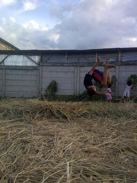 ilhamrama1076's profile picture. 