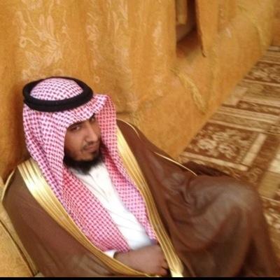 شاعر أكتب الشعر وأحب الجزالة وأتابع من يغرد بالمفيد سواءً شعر أوحكمة وكل ما أكتبه أويعجبني فهو بالمفضلة وأعلم أن ماتكتبه فهو مسجل عليك