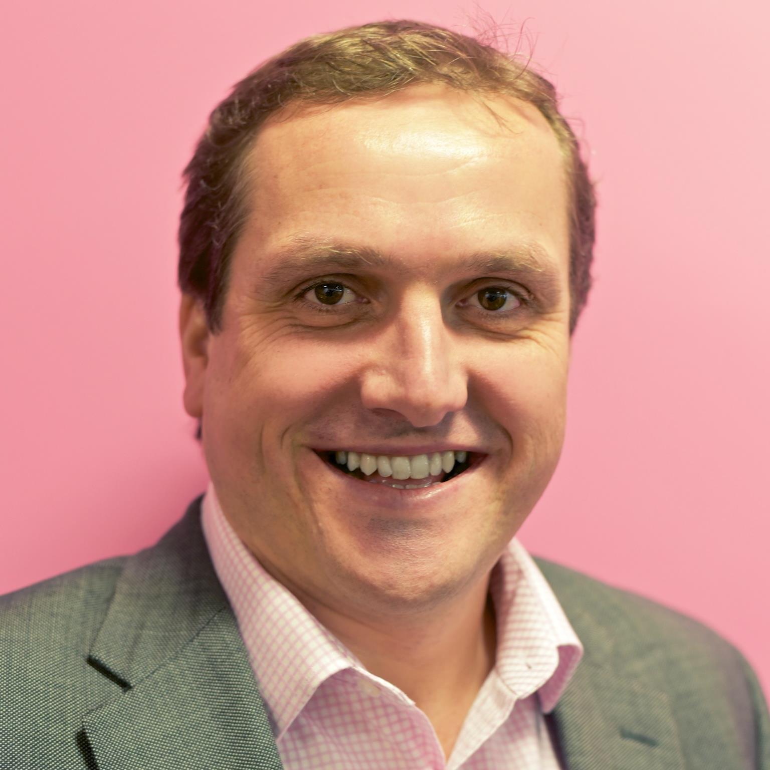 Managing Director leading Big Data & Analytics delivery in Accenture Digital. Passionate about family, rugby, golf, swimming and public speaking.