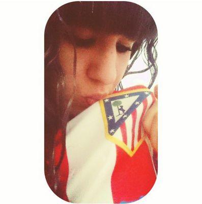 La M de las moñigas con la pompa al cuello. Enamorada del atleti, de Cholo y de la bendita afición.