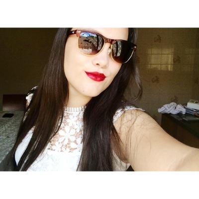 insta: @beatrizbizeli