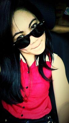 IndriNining's profile picture. 