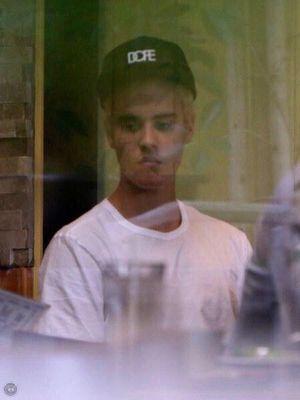 - Boylieber desde 2009, voltei a usar o Twitter, quero novas amizades u.u '