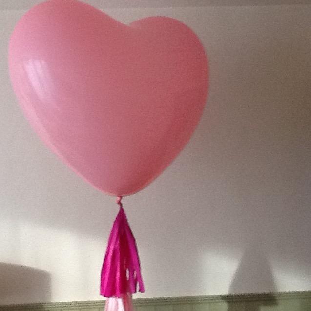 Decorate all size of venues with creative balloon designs for Weddings, Birthdays, Parties, Special Occasions, Corporate events/functions.