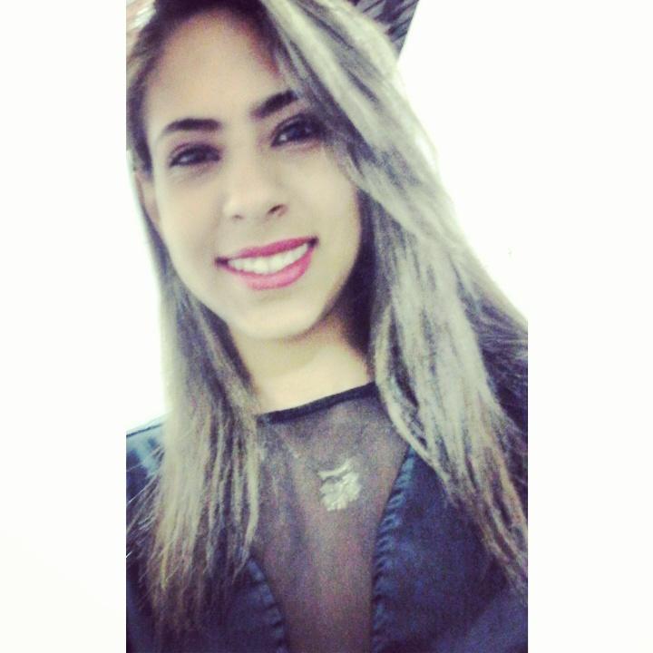 Se a tua vontade é me ver cair, então esquece, pois quem me sustenta é Deus!  ✌