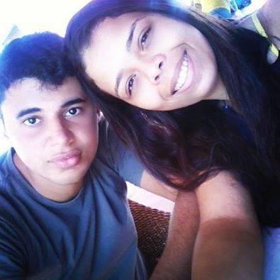 Casada, 20 anos, Estudante de contabilidade,  Amo Deus acima de tudo e de todos, Amante da boa música. https://t.co/QumUHg1e http://t.co/KDkztHQa