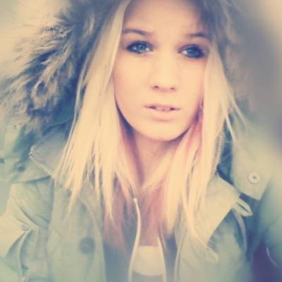 blvcklve's profile picture. privater acc. ohne stalker :) ••• 24/7 marteria und cro ••• bin talentlos ••• stressed depressed but well dressed ••• süsse 17