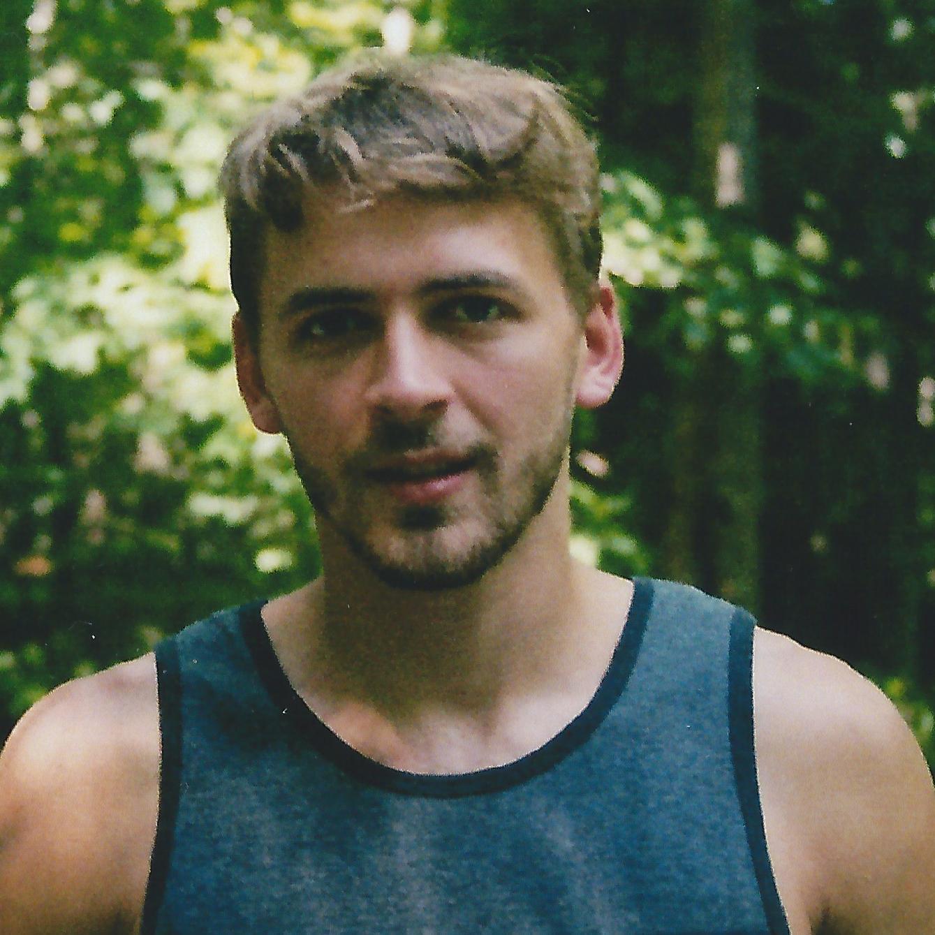 Freelance Motion Designer and 3D Artist, Surfer, Climber and Campervan Enthusiast.