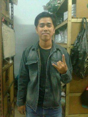 Owner @Walkermerch ~ Keep Calm and Stay to local brand Cp:085648597260-089504222102