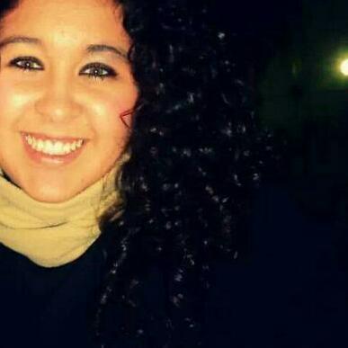 Vivir amando, amar sufriendo, sufrir callando y siempre sonriendo. //De los errores se aprende.