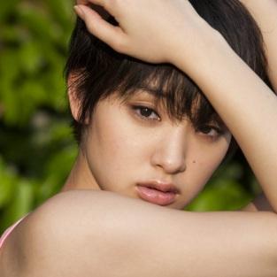 剛力彩芽といいます。みんなに可愛いってよく言われます。歌も得意です。かわいい子大好きなので、私が可愛いと思った写真ツイートしますね。アカウント作り直しました。
