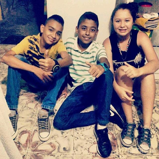 soy kcah tengon 13 años  con  corazon humilde, amable y con muchas  esperanzas  de ser mejor cada dia y salir adelante ser profecional y muy responsable y feliz