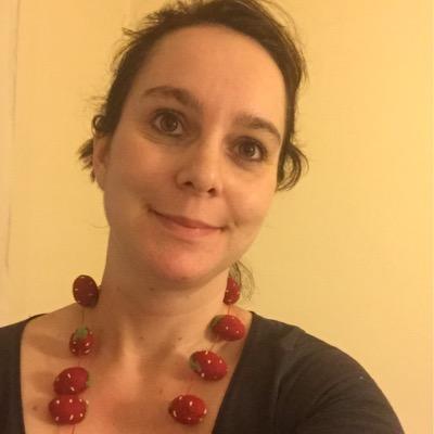Passée des médias à la médiation numérique, toujours à la recherche d'infos fiables et passionnée par les bons usages des mots avec ou sans #.
Mes tweets, etc.