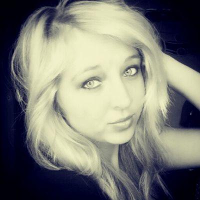 SanmariSamiK's profile picture. Just a normal, down to earth girl. Live in a small town called Parys. I love to draw and take pictures.