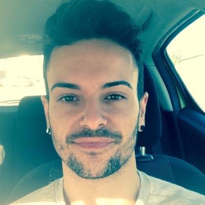 Si te sonrio es porque voy borracho no te montes pelis. Catolico, taurino, madridista y español por la gracia de Dios.