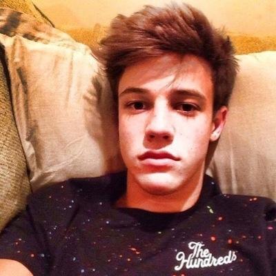 I LOVE CAMERON DALLAS!!  follow me cam @camerondallas and @eshikadallas love u  x
