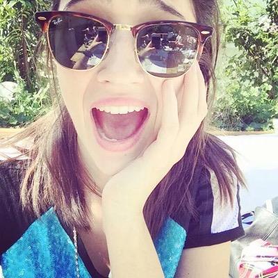 «io ti ho guardato e tu mi hai sorriso, eri dietro uno schermo, ma credimi, eri la fine del mondo e l'inizio del paradiso» Lodovica unica gioia❤️