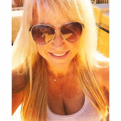 ig goldiegirl310 hottubmom310 🫰 caligirl31000 tt caligirl310 👏 caligirl310 YT Caligirl3107