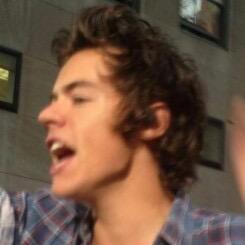free follow but can you please follow @niallscocacola? :) or i unfollow