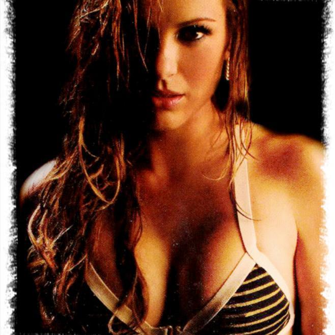i am  Danneel    my siste is @ElenaGilbert677  my daughter is @AngelOfHellXO   #single