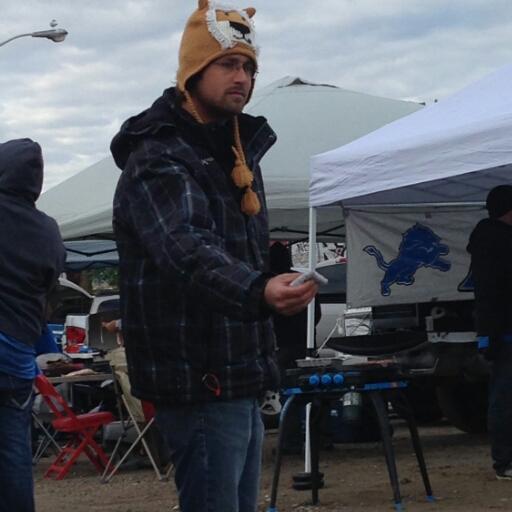 tjniebs's profile picture. husband, dad of 6, brother, big fan of sports in Michigan
#believer
#TEAMwhatsuppuppies
#TEAMkeepitcoolliketheostrich
thee/thou        
    Fight! Fight! Fight!